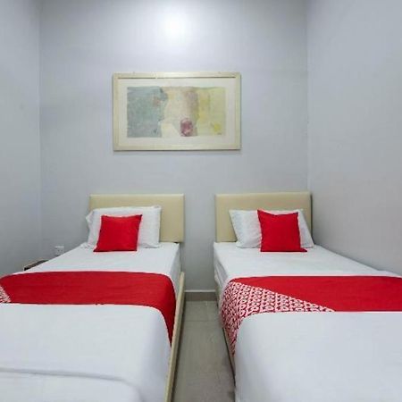 Oyo 90234 Sungai Rengit City Resort 2 Kampung Sungai Rengit Kültér fotó