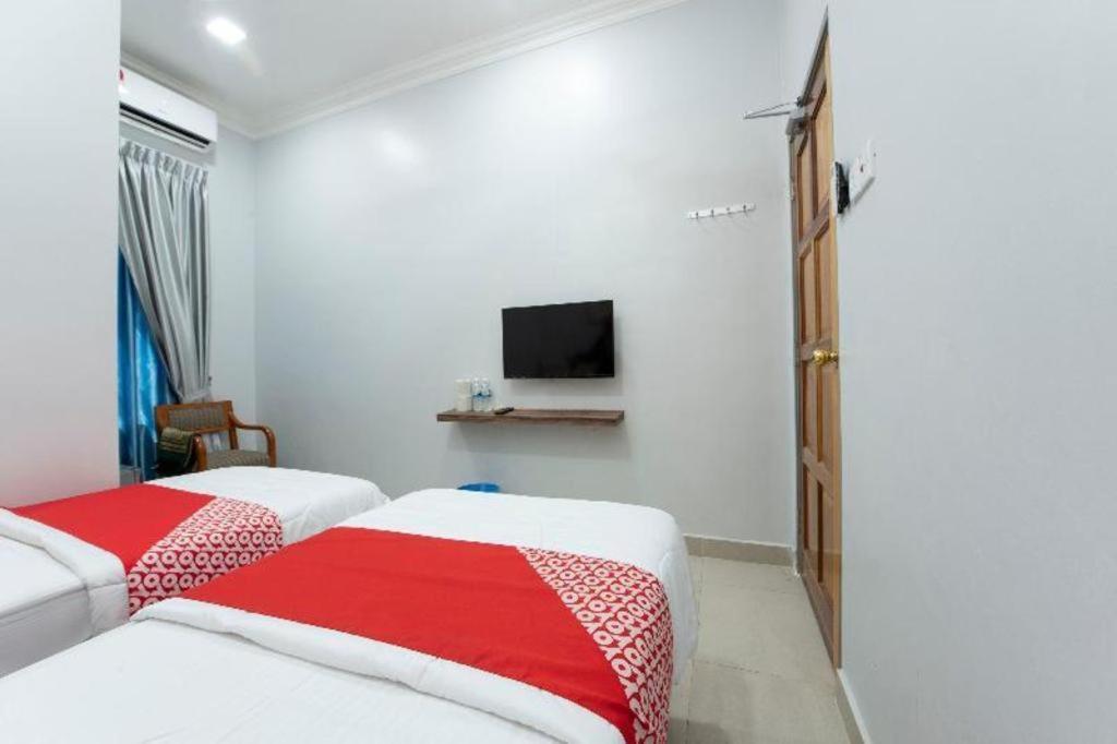 Oyo 90234 Sungai Rengit City Resort 2 Kampung Sungai Rengit Kültér fotó