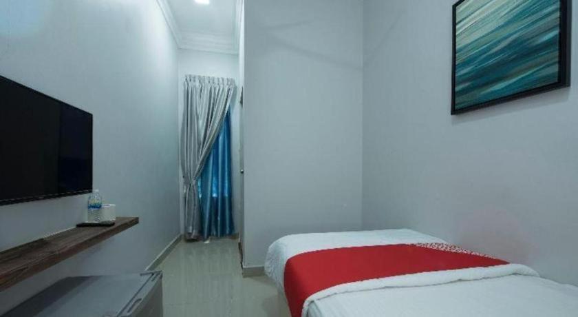 Oyo 90234 Sungai Rengit City Resort 2 Kampung Sungai Rengit Kültér fotó