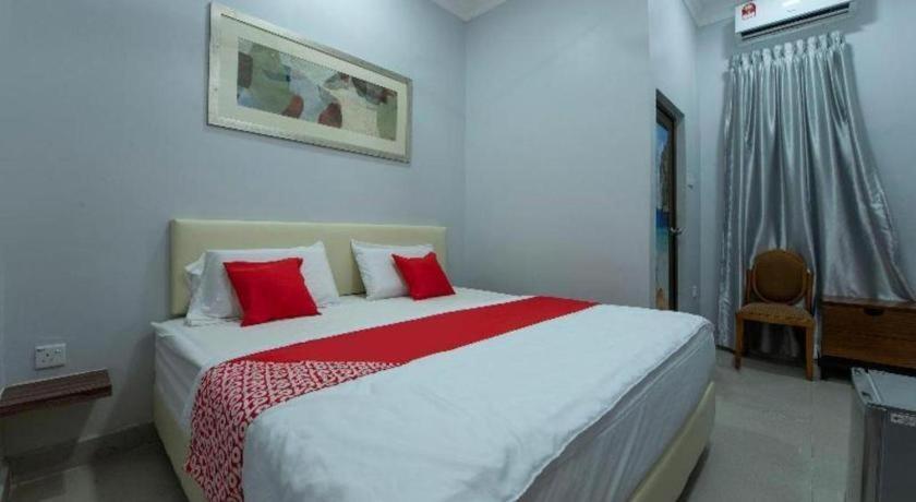 Oyo 90234 Sungai Rengit City Resort 2 Kampung Sungai Rengit Kültér fotó