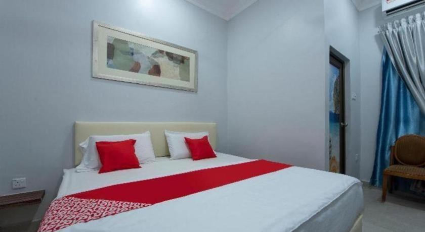 Oyo 90234 Sungai Rengit City Resort 2 Kampung Sungai Rengit Kültér fotó