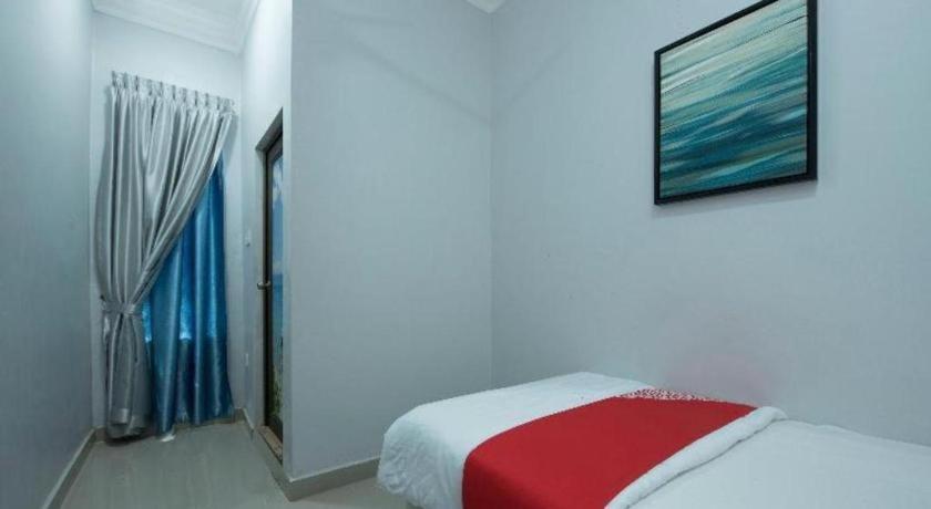 Oyo 90234 Sungai Rengit City Resort 2 Kampung Sungai Rengit Kültér fotó