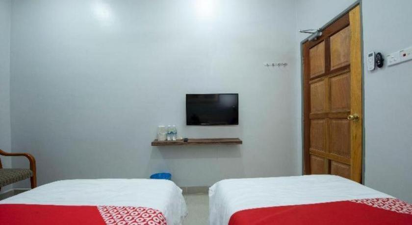 Oyo 90234 Sungai Rengit City Resort 2 Kampung Sungai Rengit Kültér fotó