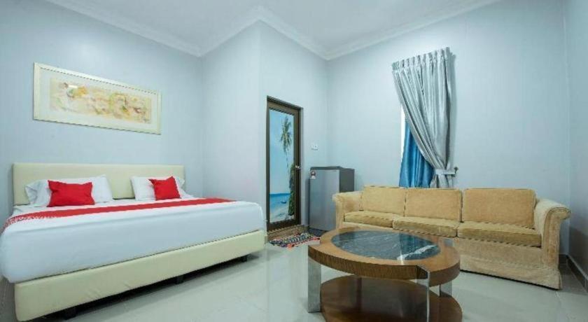 Oyo 90234 Sungai Rengit City Resort 2 Kampung Sungai Rengit Kültér fotó