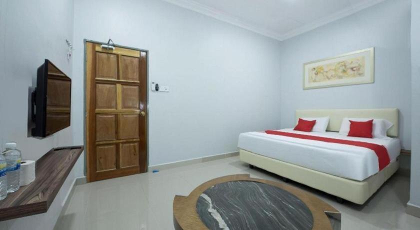 Oyo 90234 Sungai Rengit City Resort 2 Kampung Sungai Rengit Kültér fotó